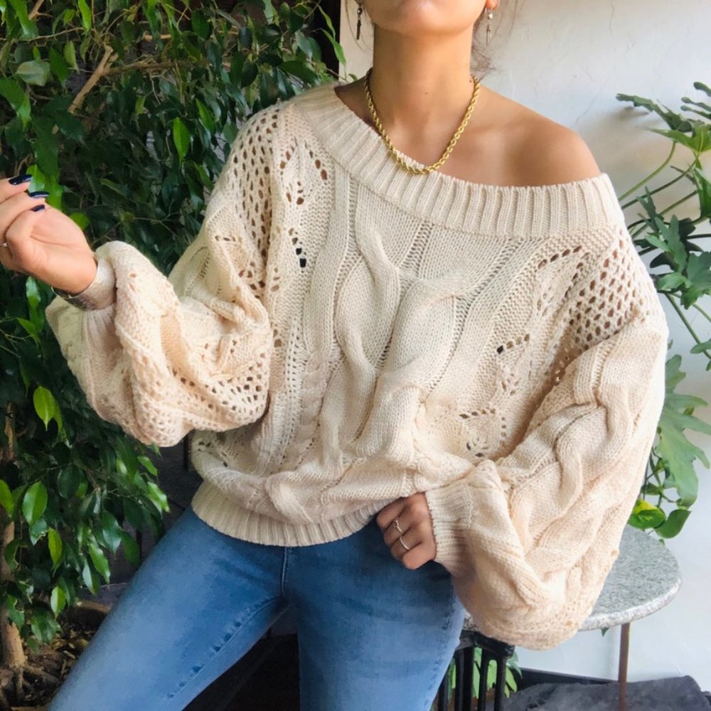🏷 Sold | White Chunky Cable Knit Sweater - Picture 2 of 9